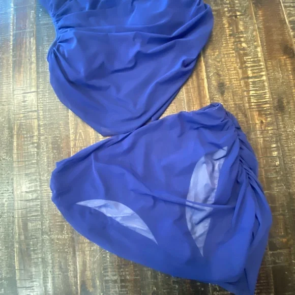 BLUE Atlantis Asymmetrical Bikini top & bottom set by Cupshe Size Large in BLUE - Picture 4 of 10